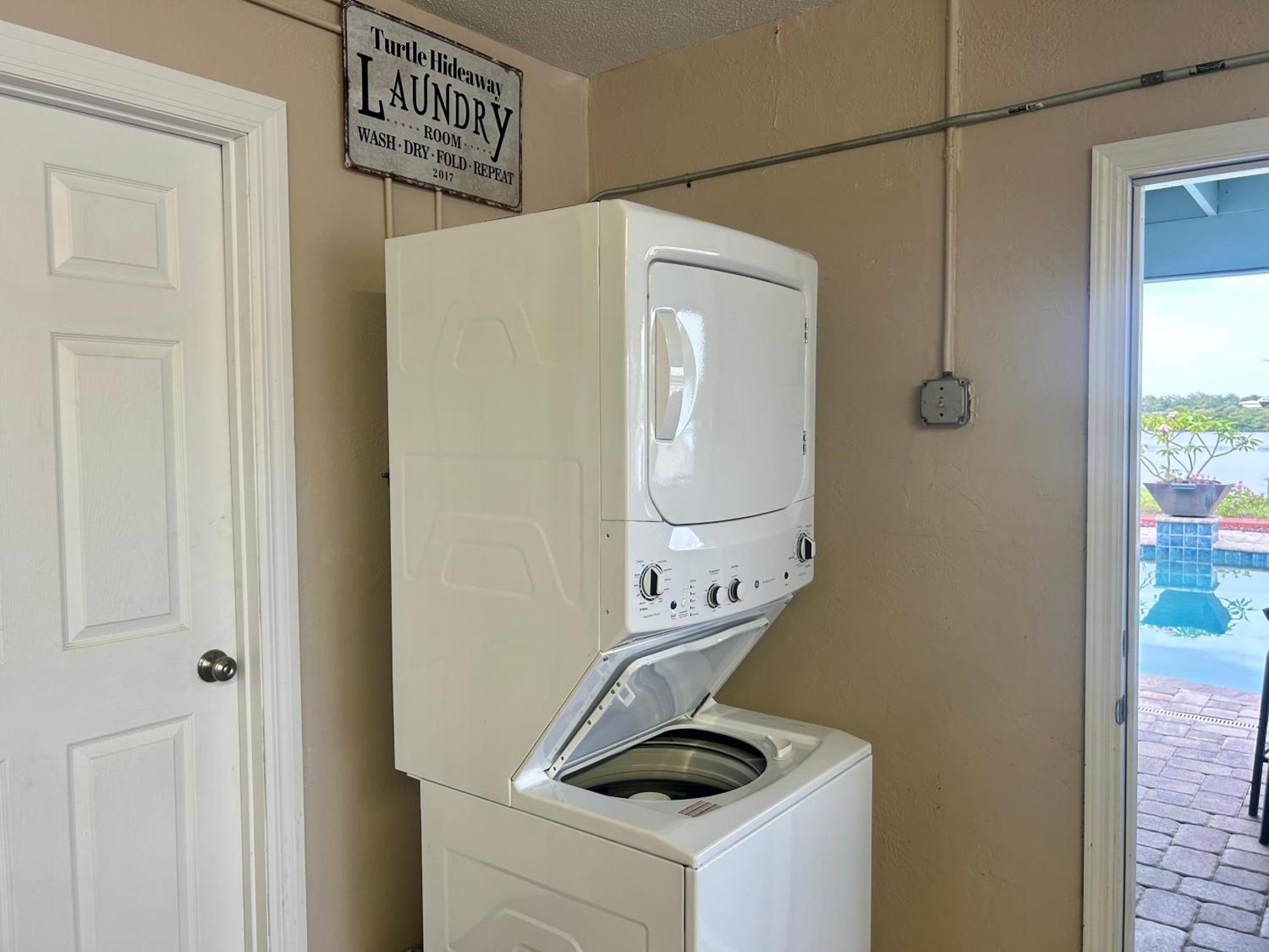 Guest Suite - Waterfront -Pool & Hot Tub- Walk To Beach Clearwater Beach Exterior photo
