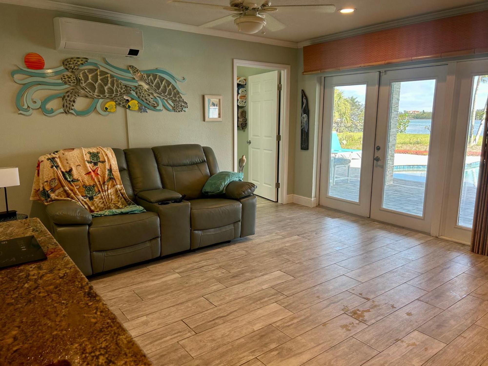 Guest Suite - Waterfront -Pool & Hot Tub- Walk To Beach Clearwater Beach Exterior photo