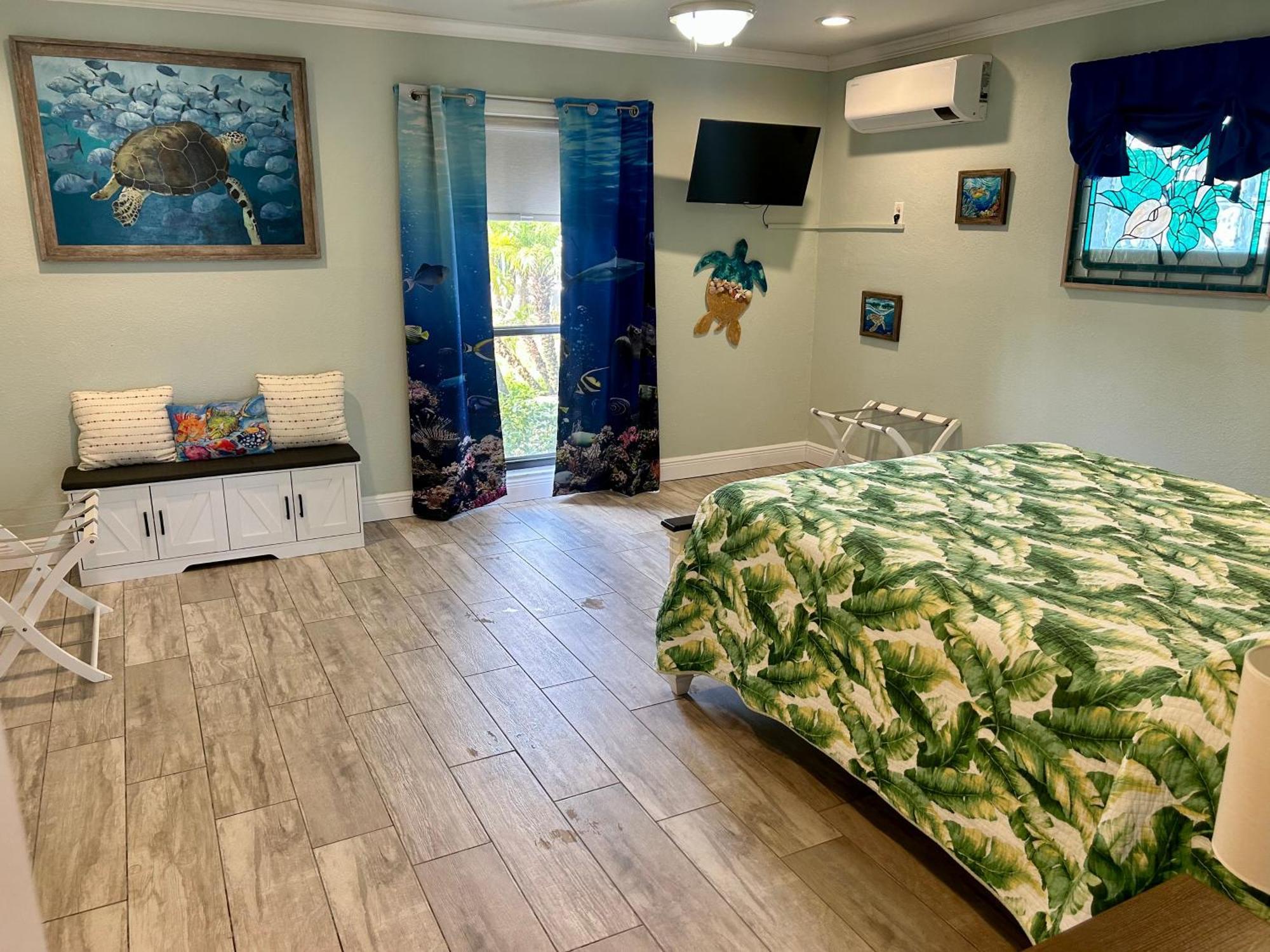 Guest Suite - Waterfront -Pool & Hot Tub- Walk To Beach Clearwater Beach Exterior photo