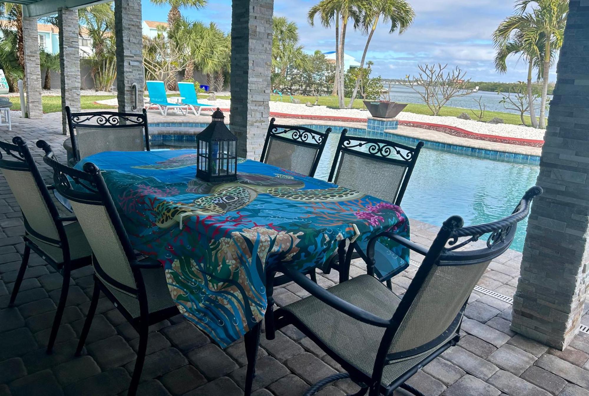Guest Suite - Waterfront -Pool & Hot Tub- Walk To Beach Clearwater Beach Exterior photo