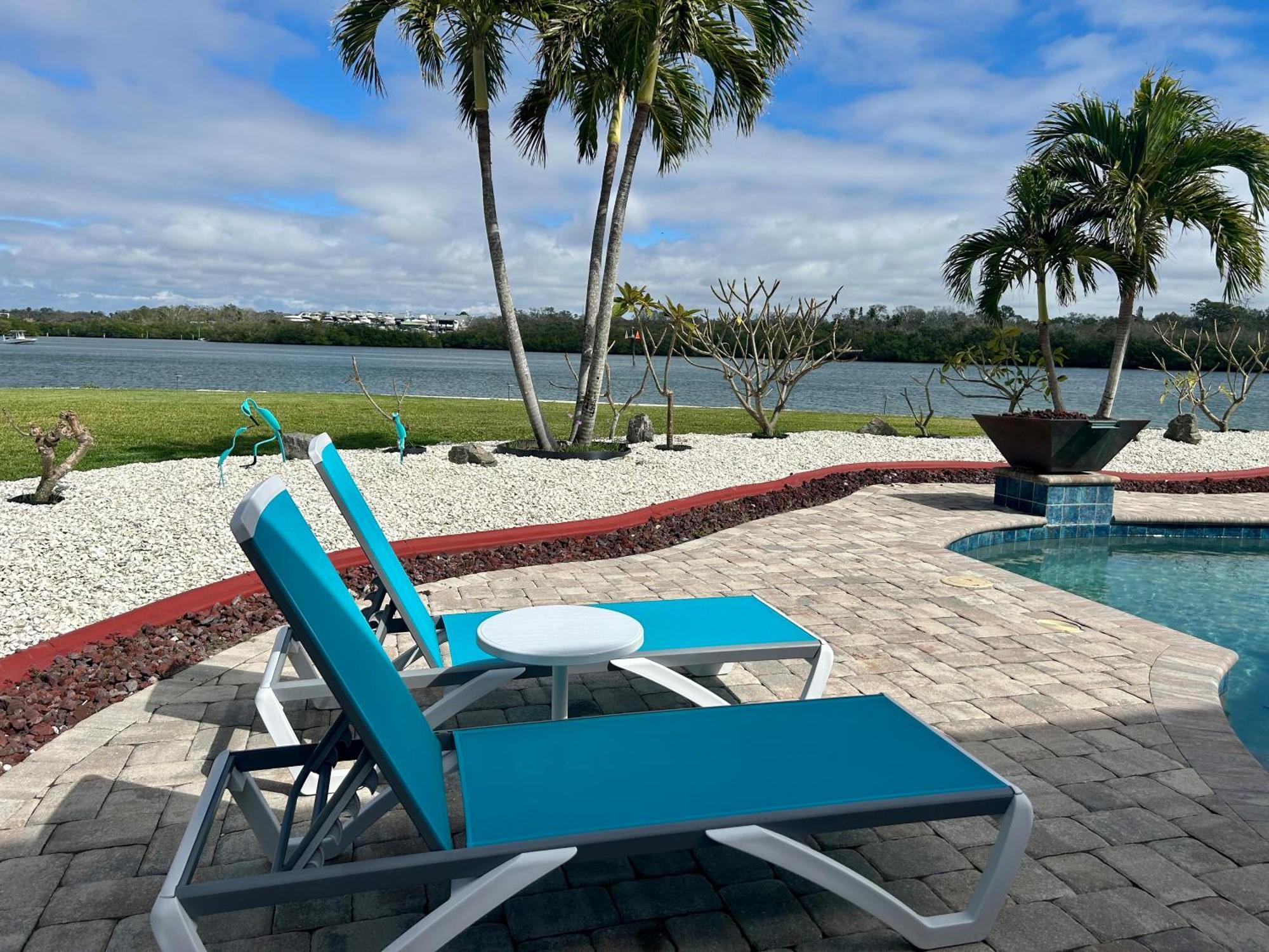 Guest Suite - Waterfront -Pool & Hot Tub- Walk To Beach Clearwater Beach Exterior photo
